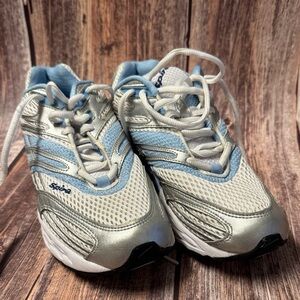 Preowned Spira Blue, White and Silver Sneakers Size 6.5 Item #PHK7012